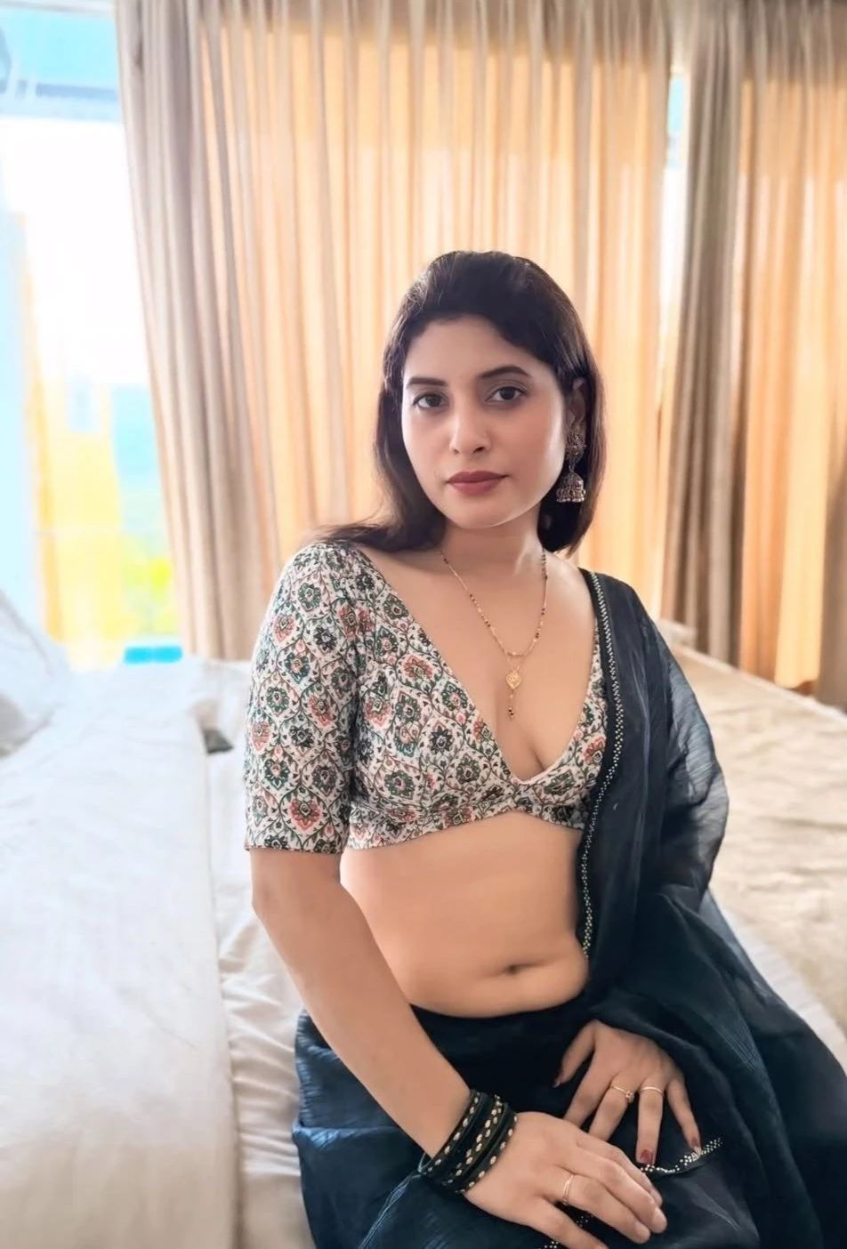 Nishakshi – Indian escort in Bangalore — 2 / 3