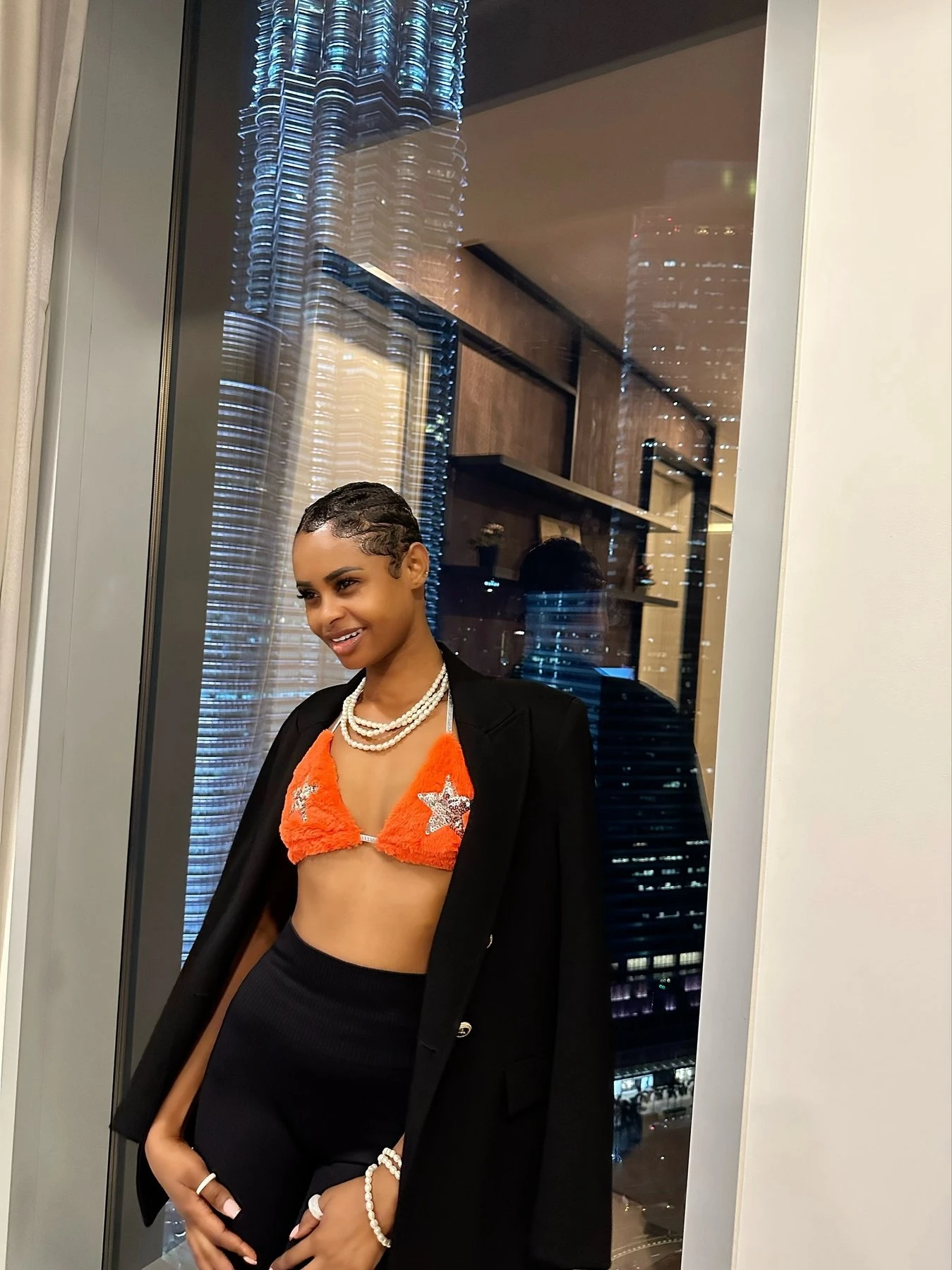 Natasha – Kenyan escort in Hong Kong — 5 / 7