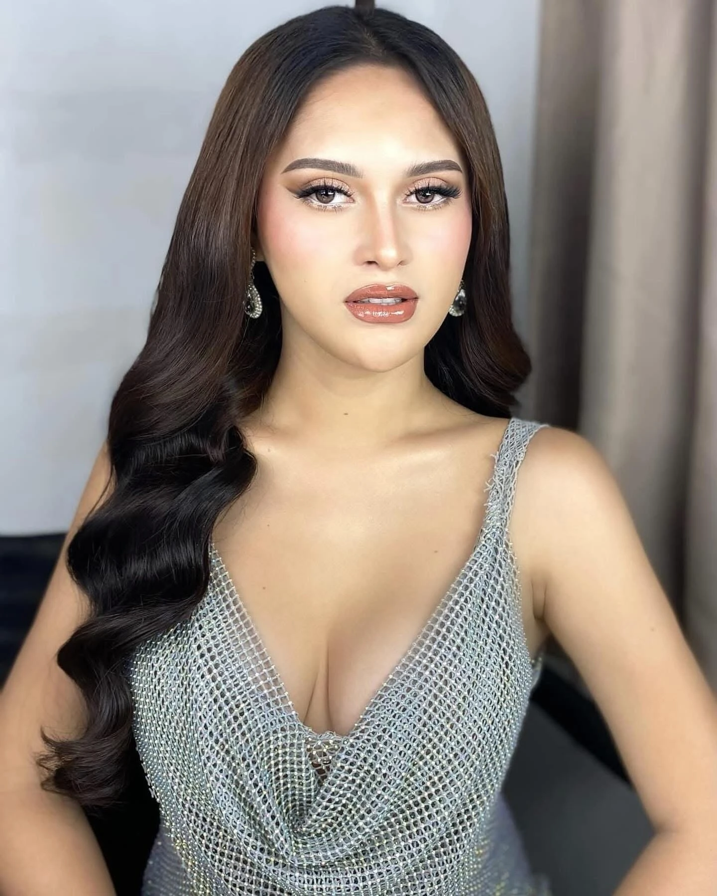 bella CAM SHOW Only (Not in India) – Filipino escort in Ahmedabad — 3 / 6
