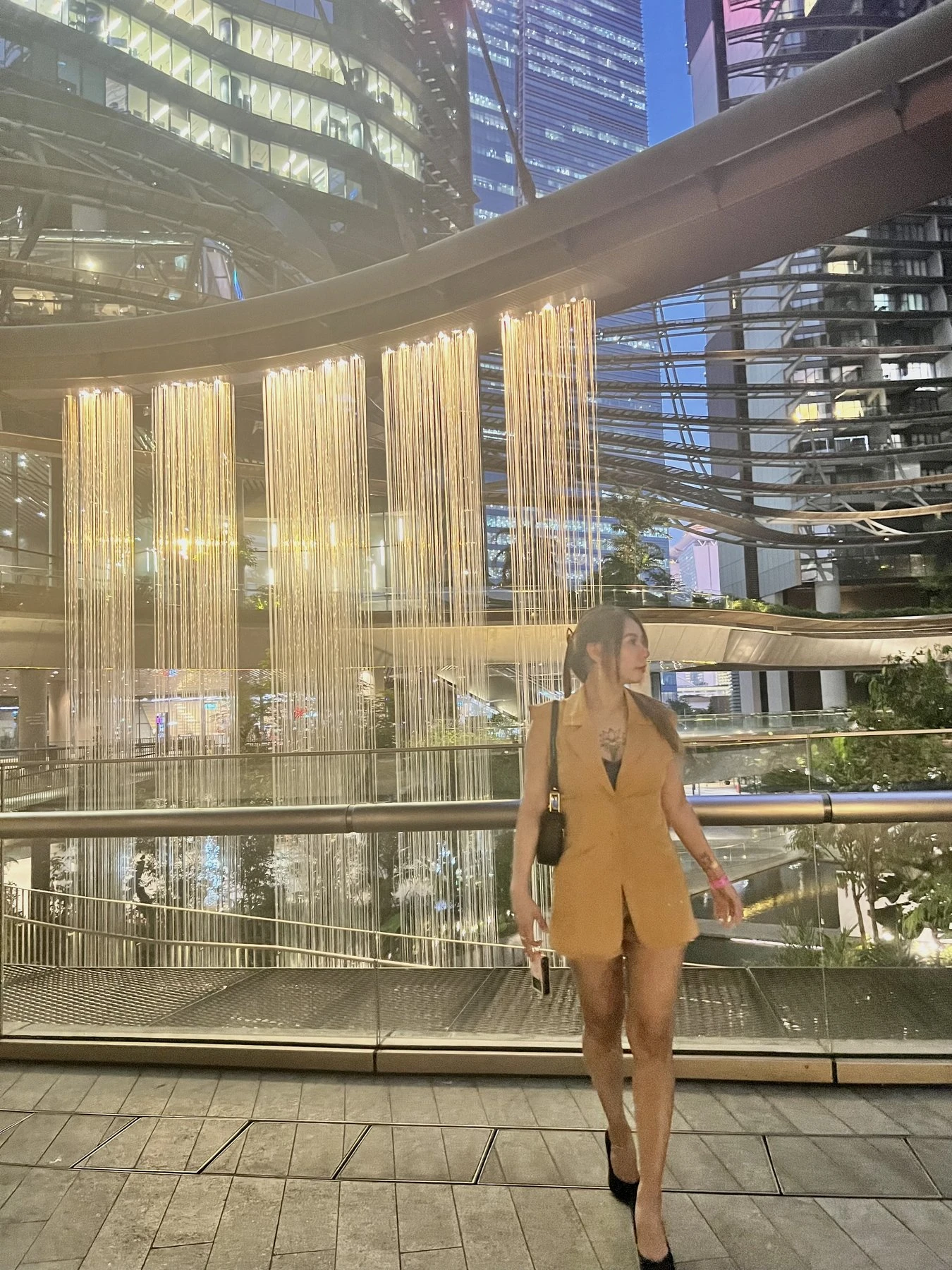 Samantha – Filipino escort in Hong Kong — 9 / 11