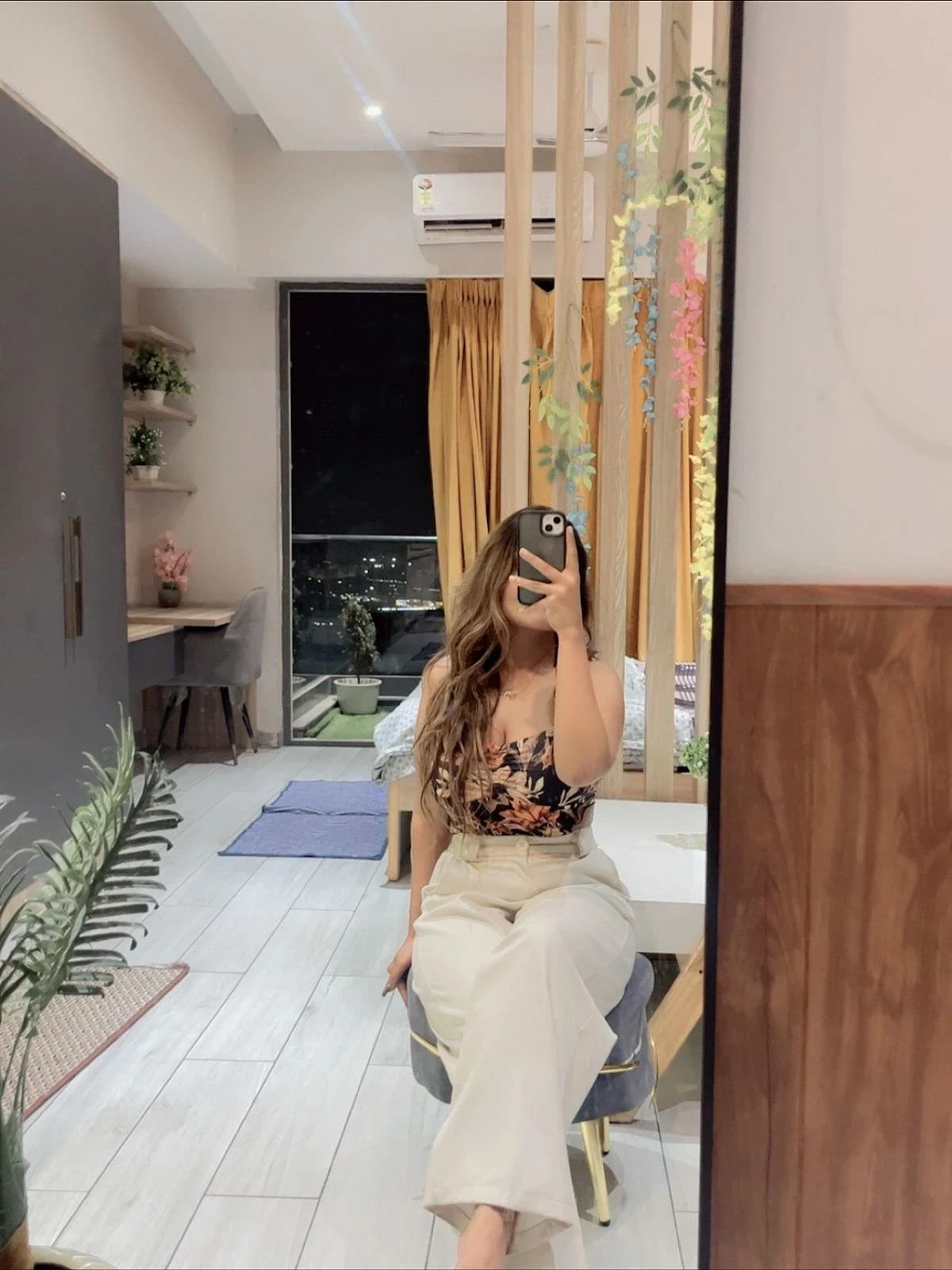 Webcam & Meet special – Indian escort in Chennai — 2 / 6