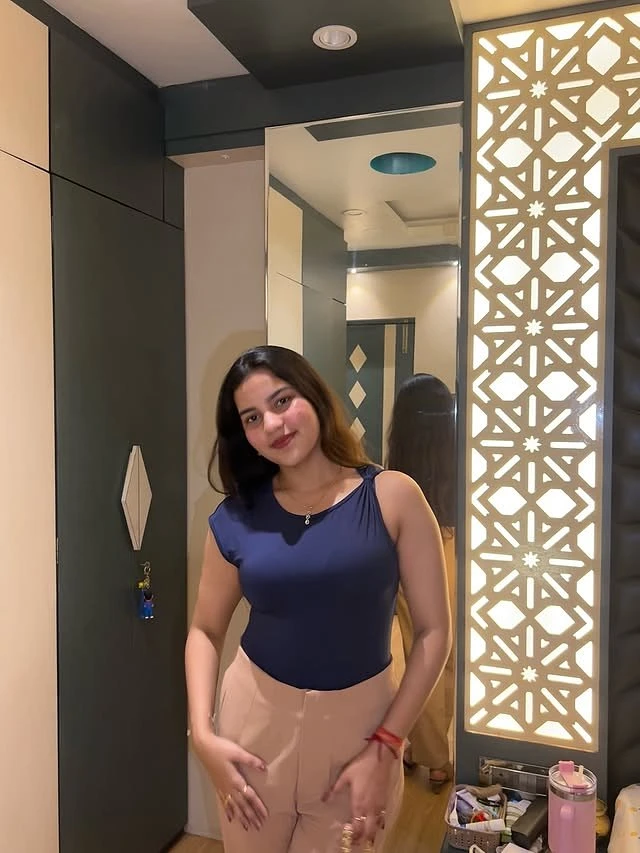 Vanshika – Indian escort in Ahmedabad — 4 / 6