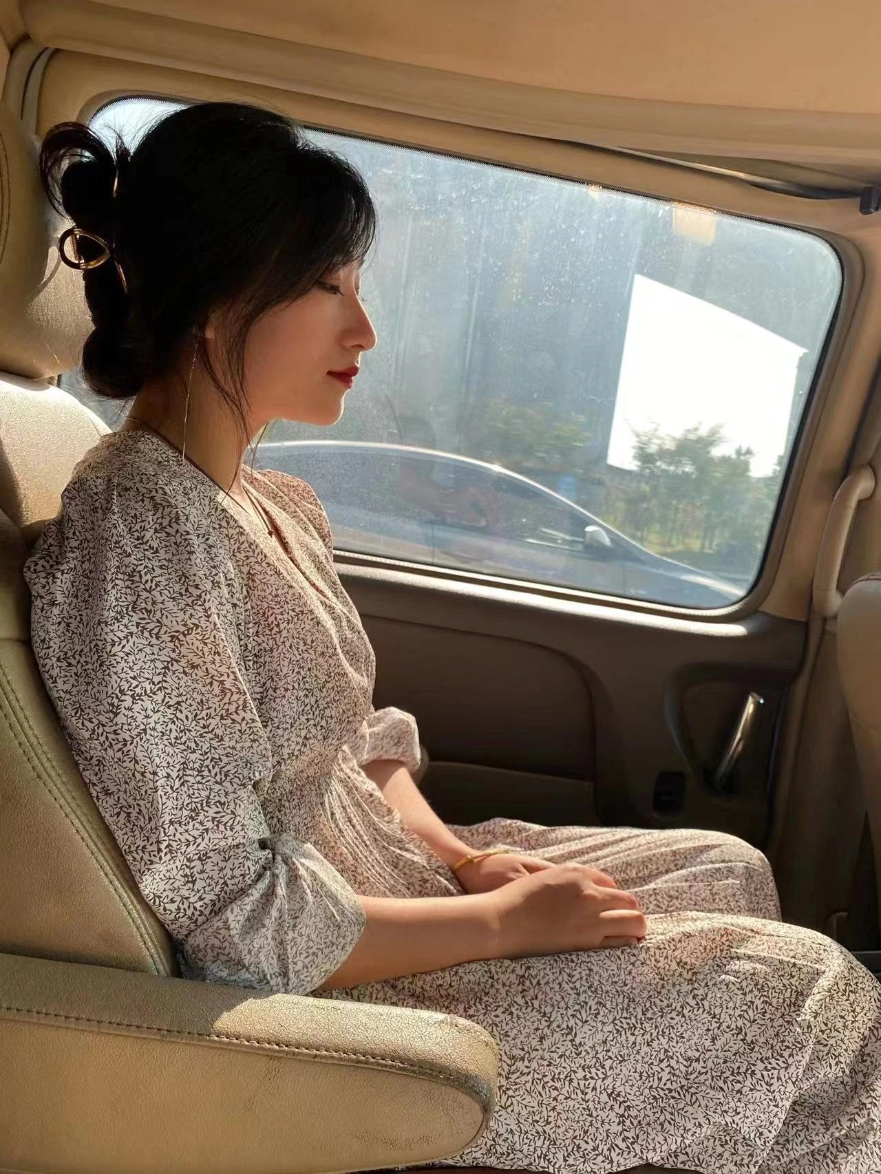 Manru – Chinese escort in Tirana — 4 / 8