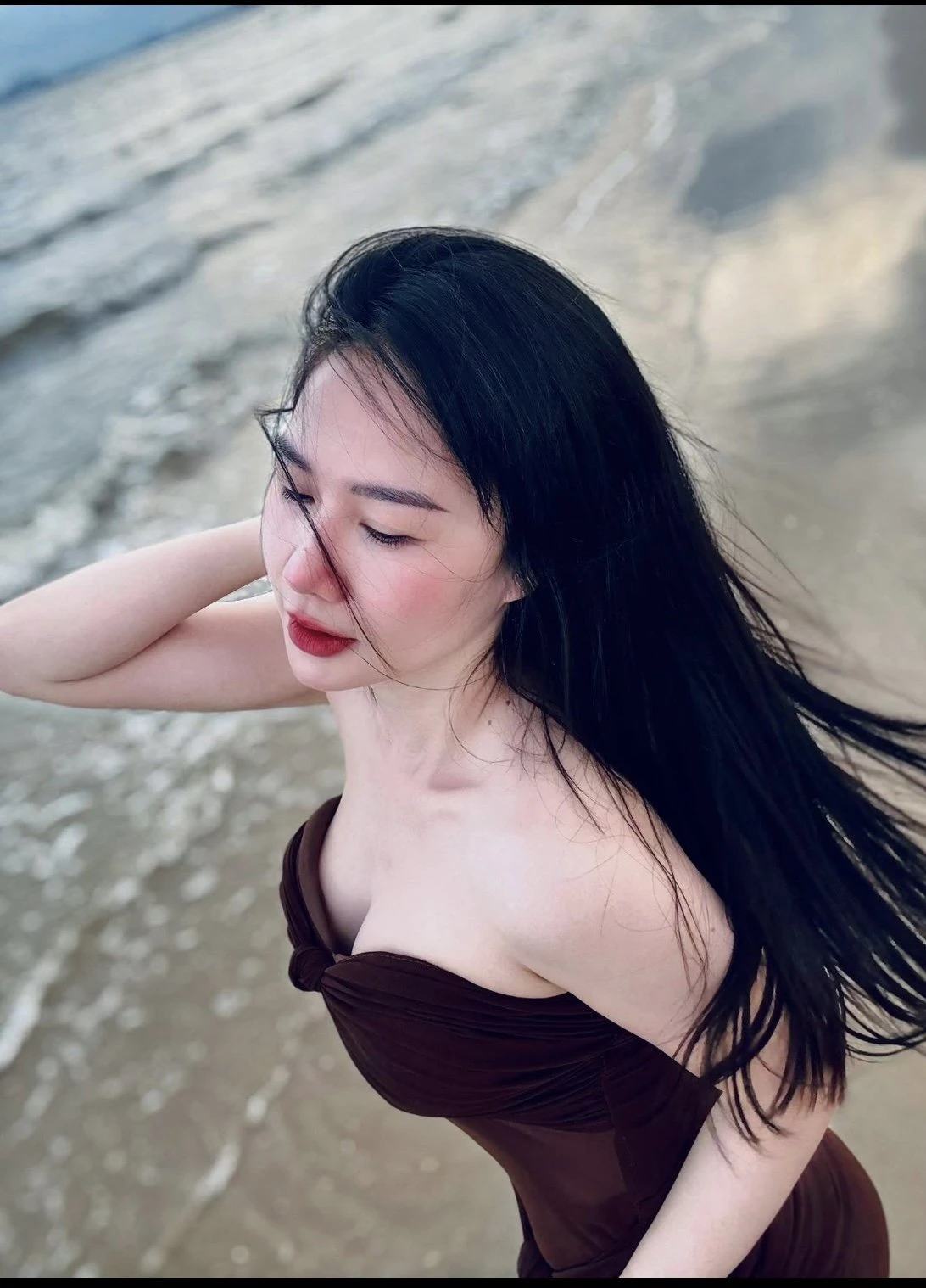 May mắn – Vietnamese masseuse in Ahmedabad — 1 / 3