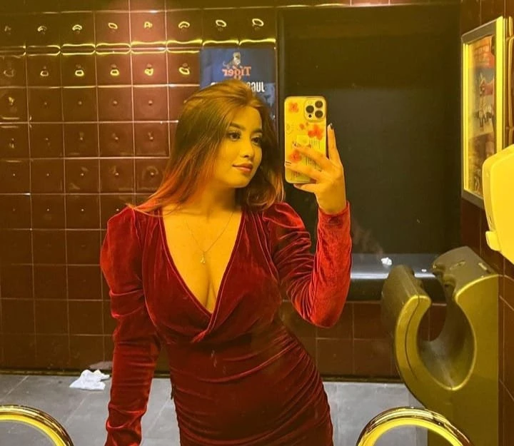 Priya Patel – Indian escort in Bangalore — 1 / 3