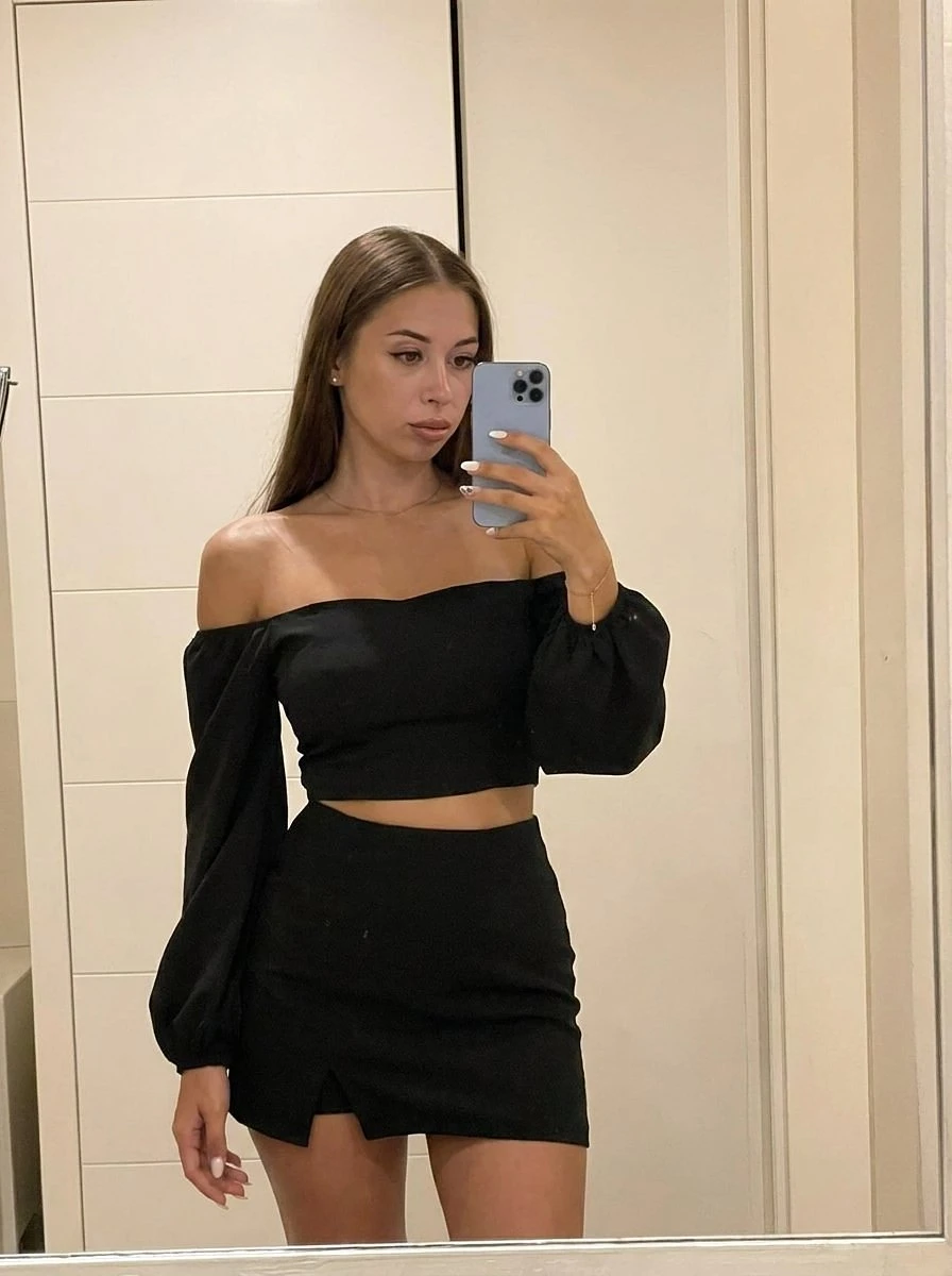 Ella Wild Pet – Russian escort in Hong Kong — 3 / 7