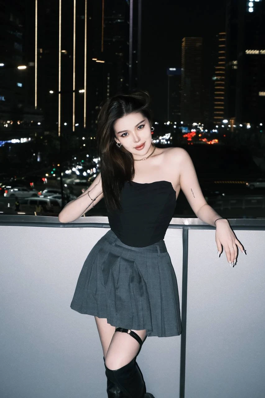 Kristina – Kazakhstani escort in Hong Kong — 3 / 14