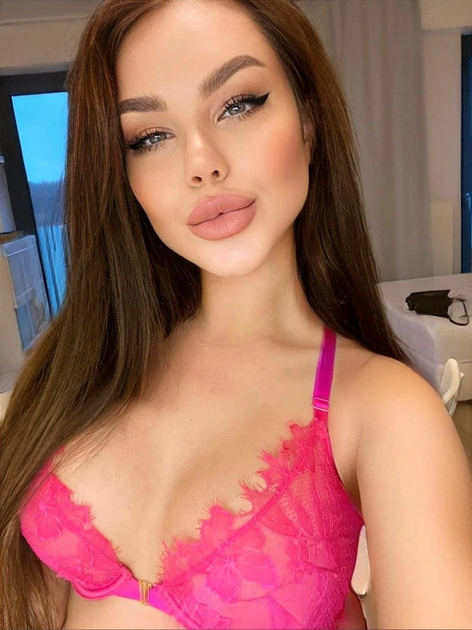 Alexandra – Russian escort agency in Zagreb — 2 / 6