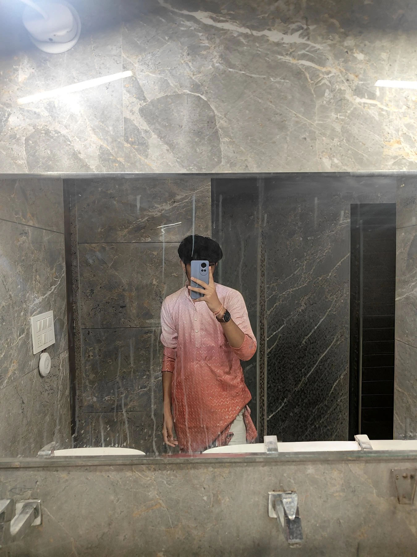 Viraj male escorts, available for only f – Indian escort in Ahmedabad — 1 / 3
