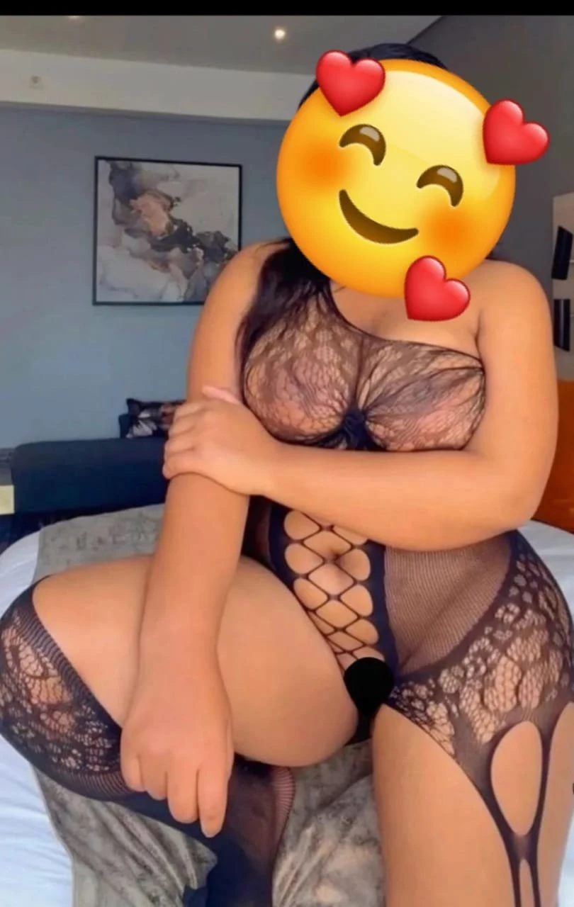 Sweet Rona – South African escort in Bangalore — 2 / 4