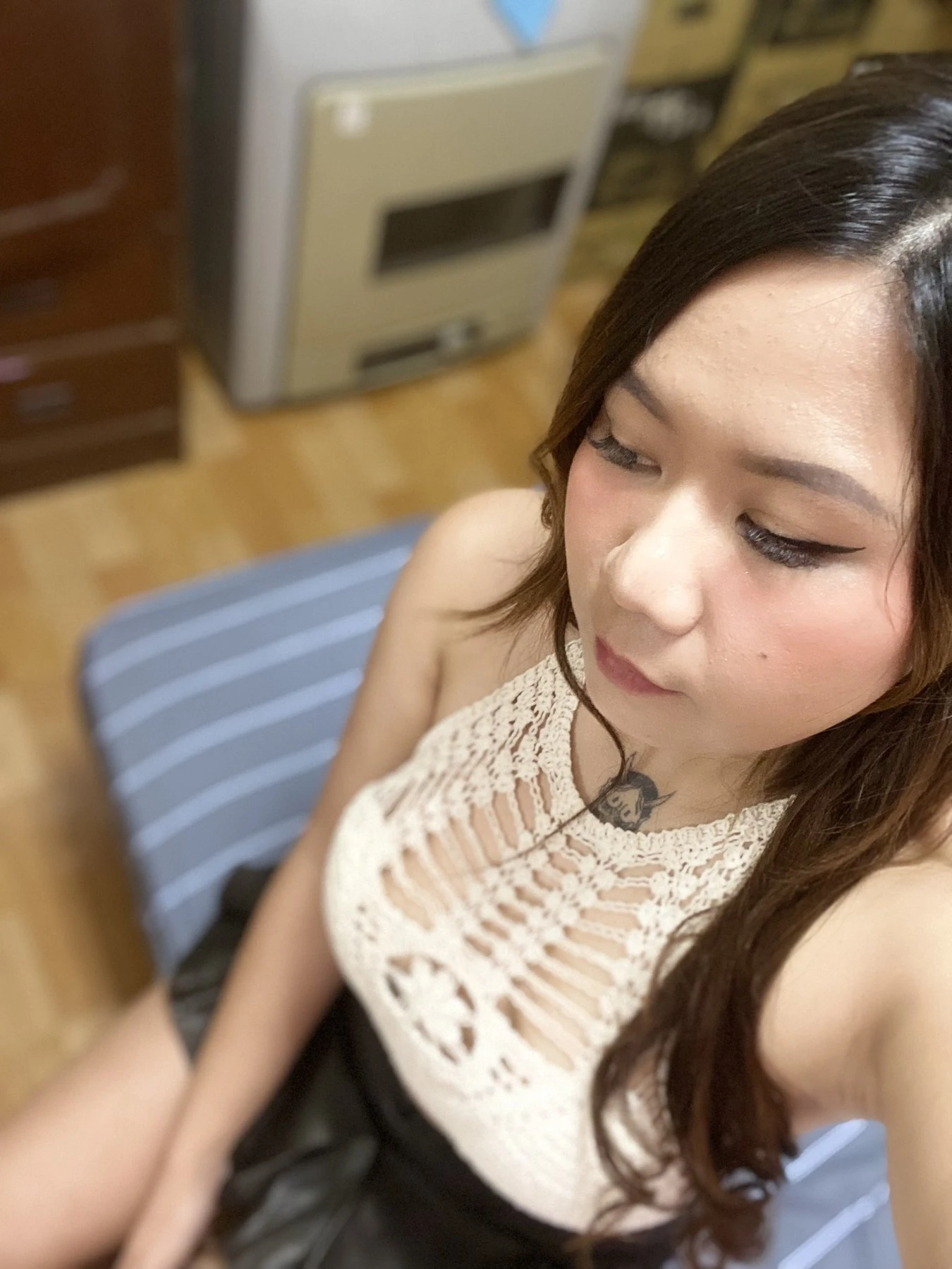 Dollar – Filipino escort in Hong Kong — 5 / 10