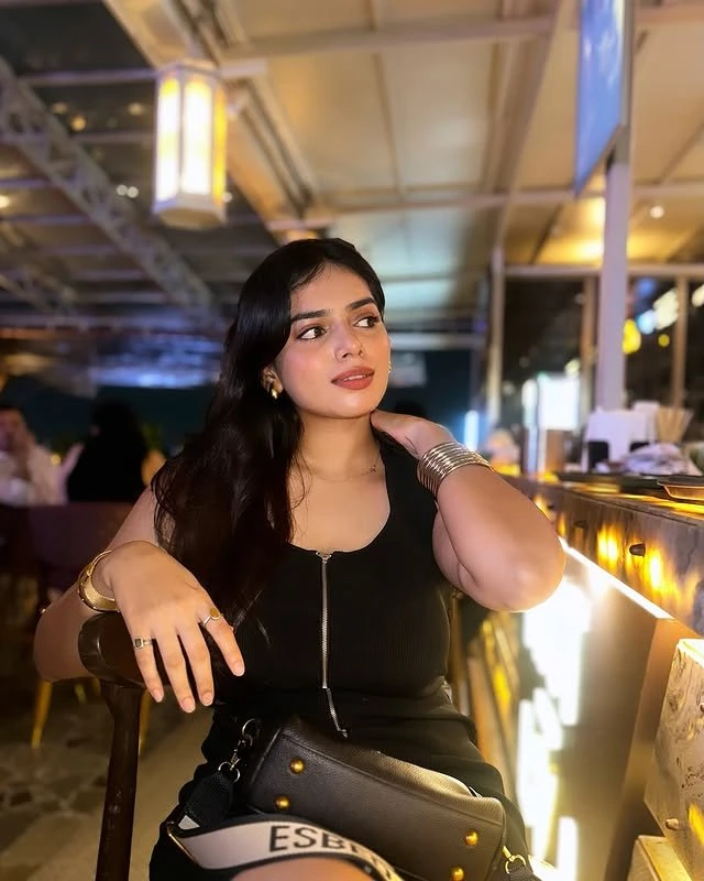 Avantika – Indian escort in Ahmedabad — 2 / 7