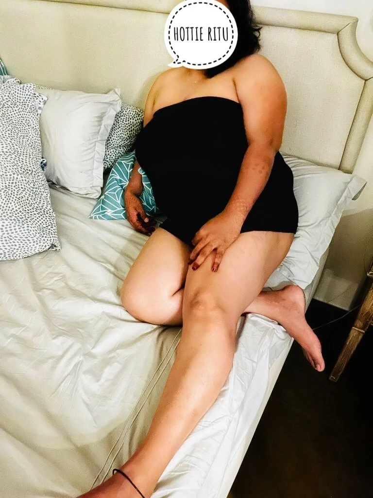 Hottie Ritu – Indian escort in Bangalore — 12 / 30