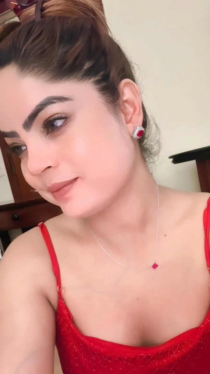 Shanaya Sharma – Indian escort in Candolim, Goa — 3 / 9
