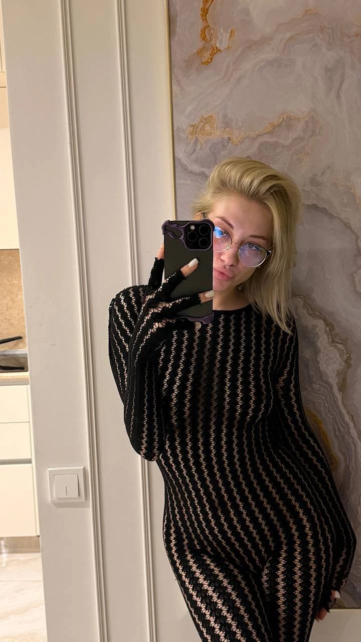 Vivien i have HUGE ASS – Russian escort in Hong Kong — 4 / 11