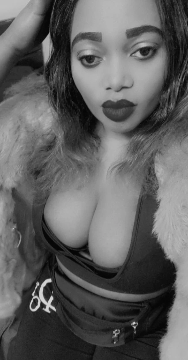 Sandra – Congolese escort in Bangalore — 2 / 5