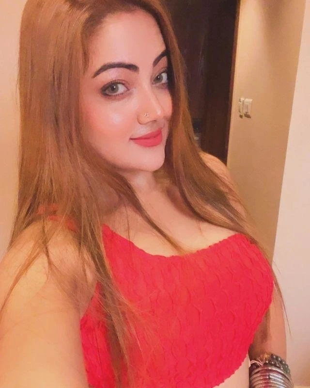 Shweta Bajaj – Indian escort in Bangalore — 3 / 4