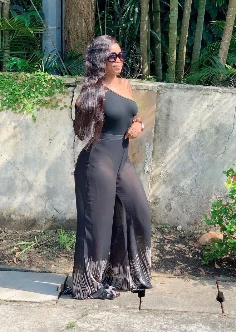 Larry Doll – Nigerian escort in Cotonou — 4 / 5