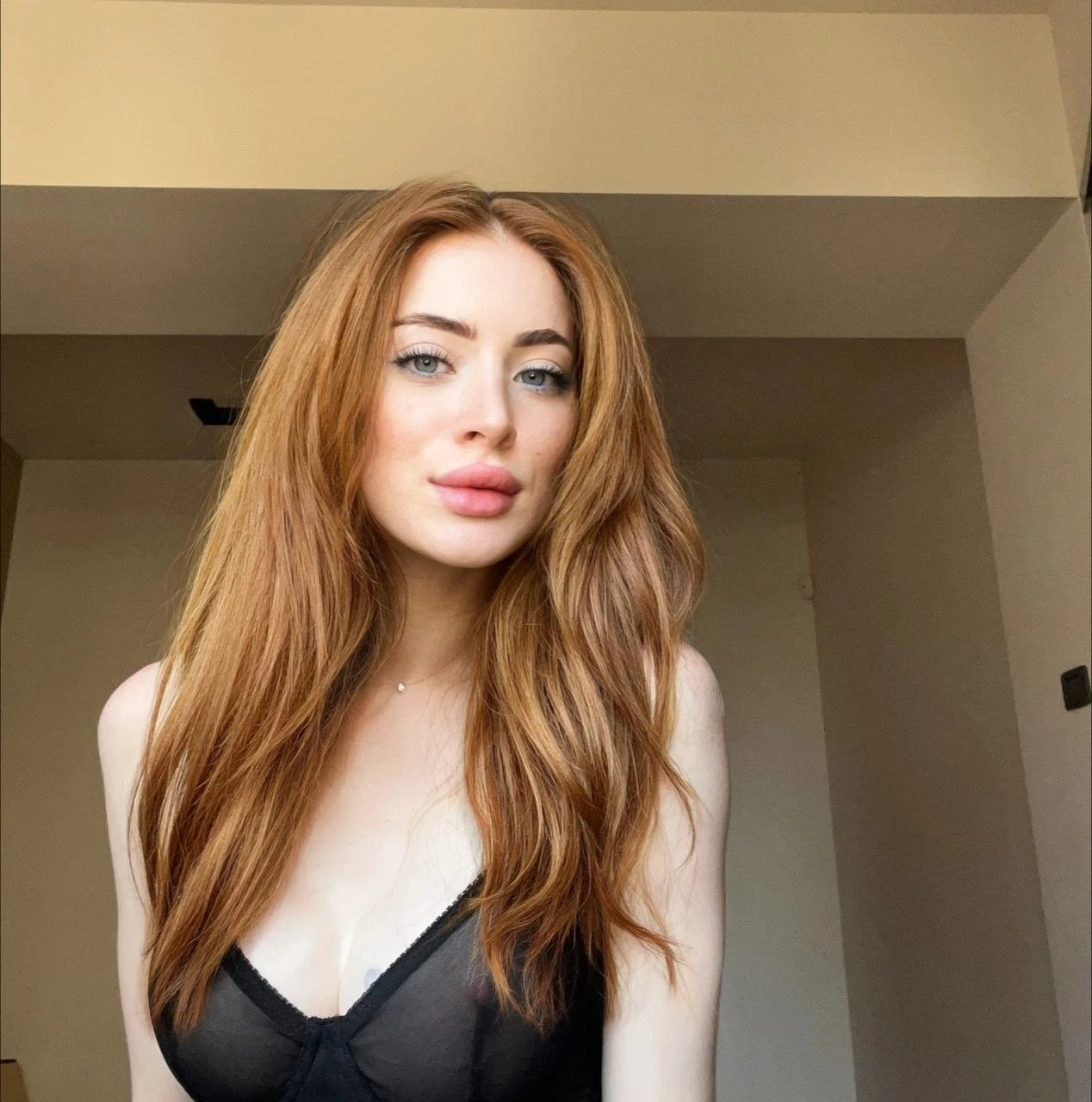 Anya – Russian escort in Yerevan — 4 / 11