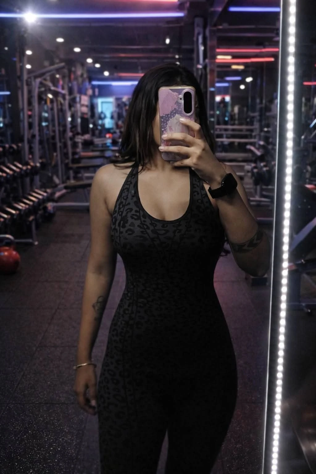 Gujarati Housewife – escort in Ahmedabad — 1 / 4