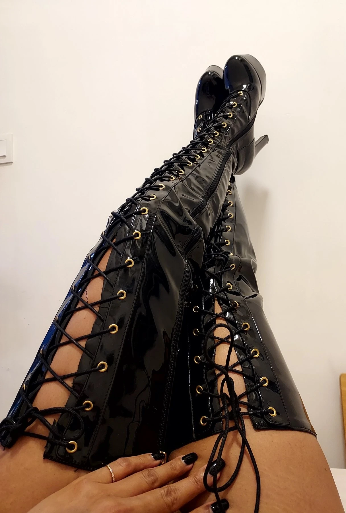 Mistress Tara. – Malaysian dominatrix in Hong Kong — 18 / 29