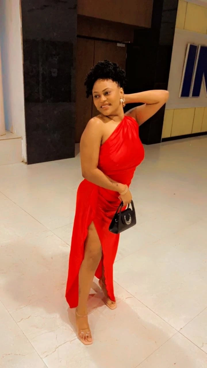 Mona – Kenyan escort in Gurgaon — 4 / 5