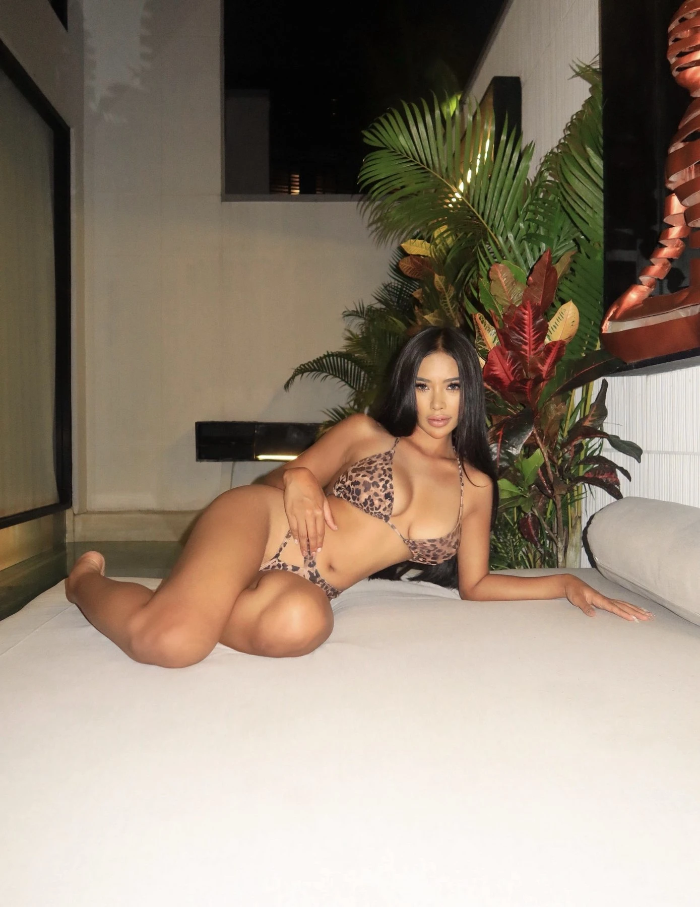 Julia – Indonesian escort in Hong Kong — 10 / 13