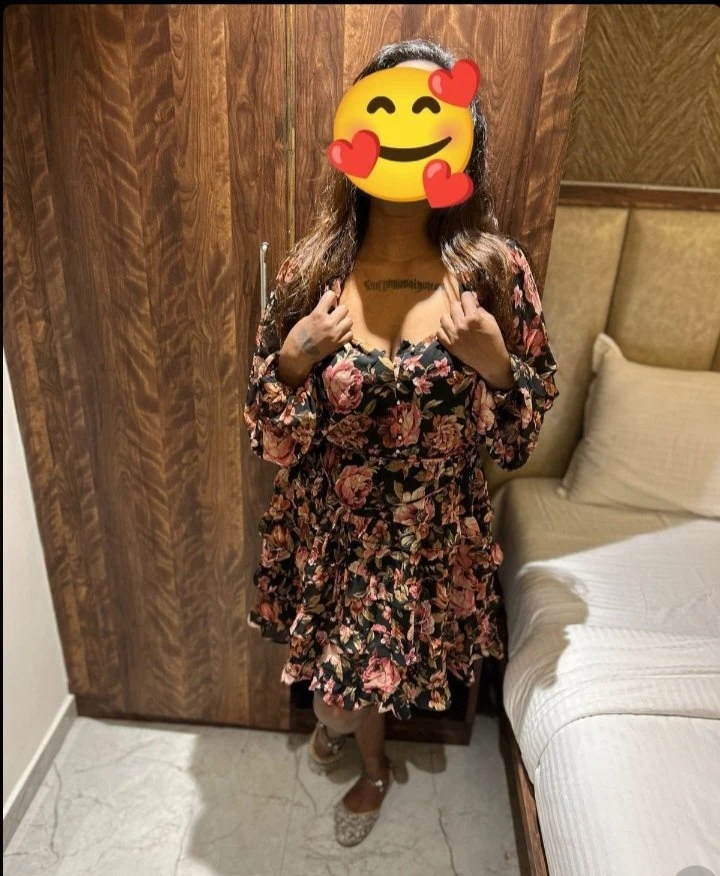Naina Web Cam – Indian escort in Bangalore — 4 / 5