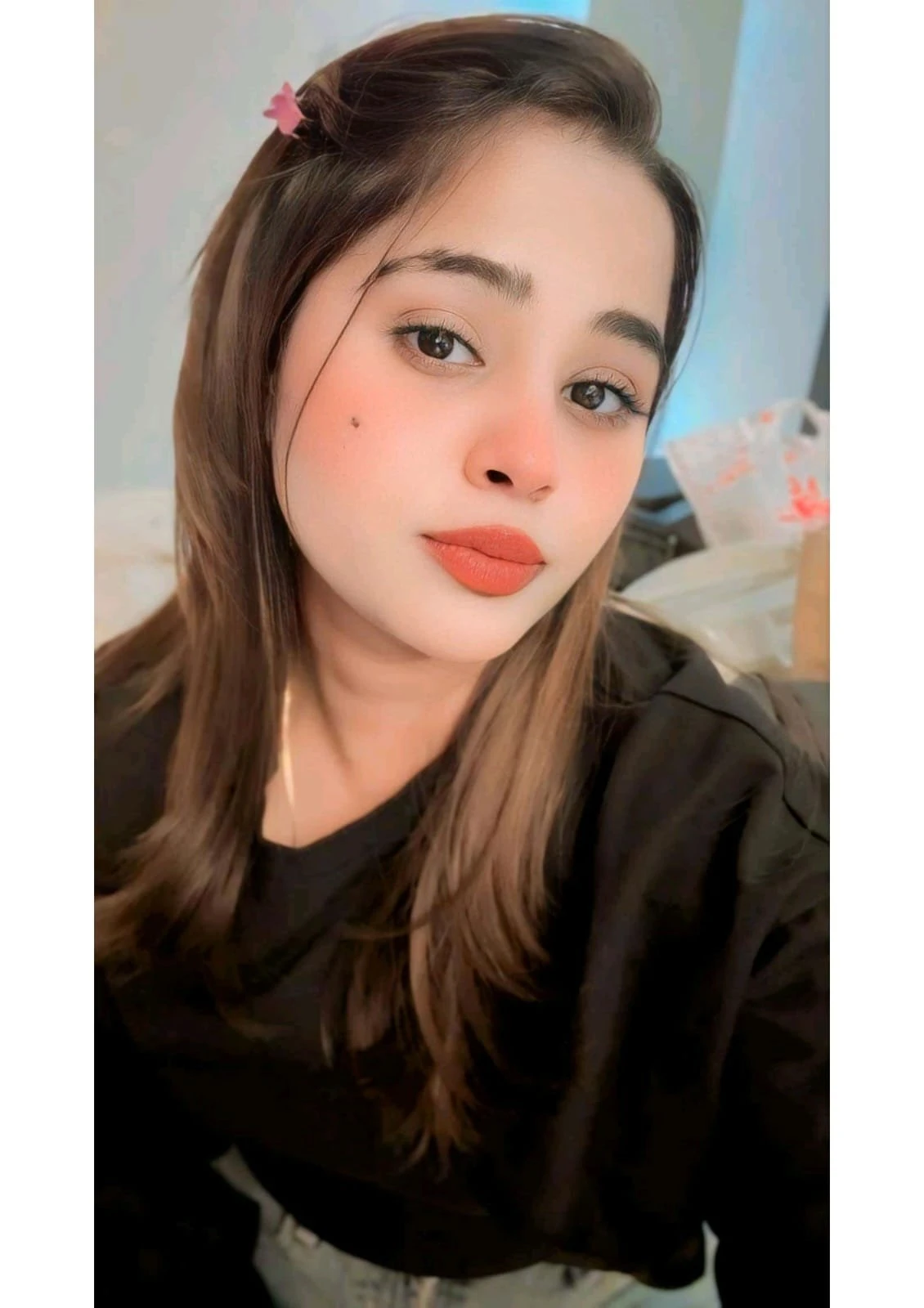 Divya Cam Show and Real Meet – Indian escort in Ahmedabad — 4 / 6