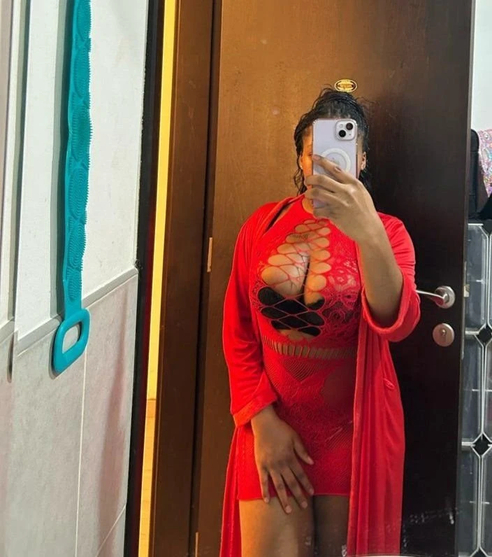 Anal sex without protection with persy – Rwandan escort in Ahmedabad — 2 / 4