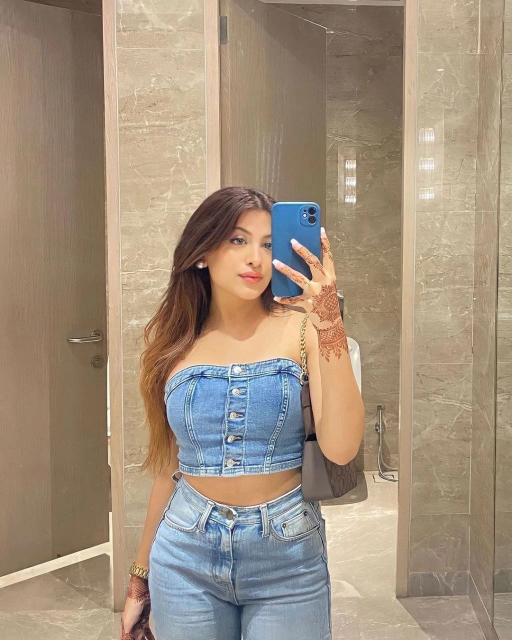 Dipali Shah – Indian escort in Bangalore — 3 / 4