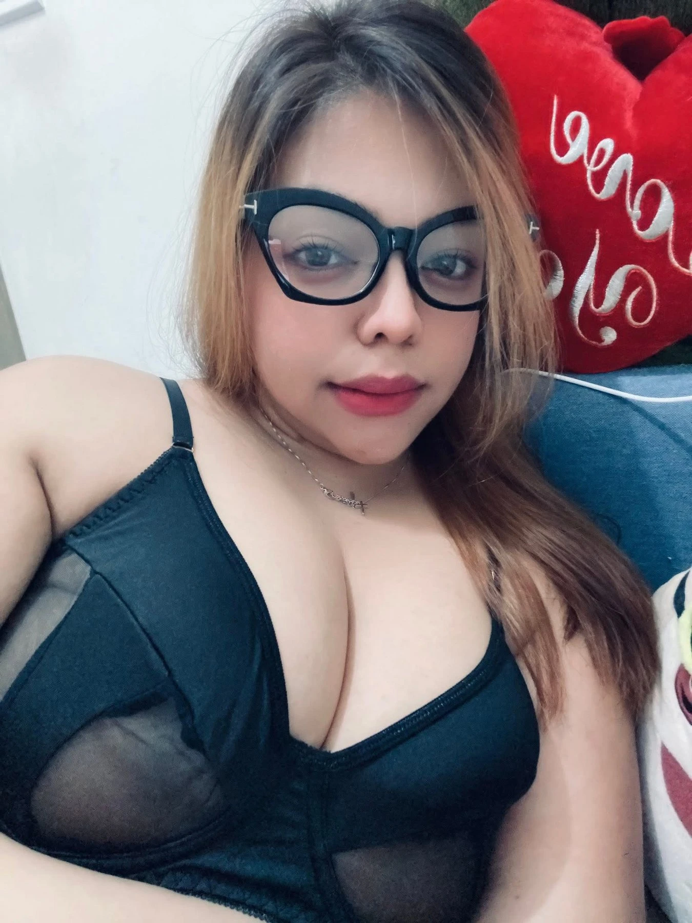 Sexy Chunky – Filipino escort in Hong Kong — 5 / 9