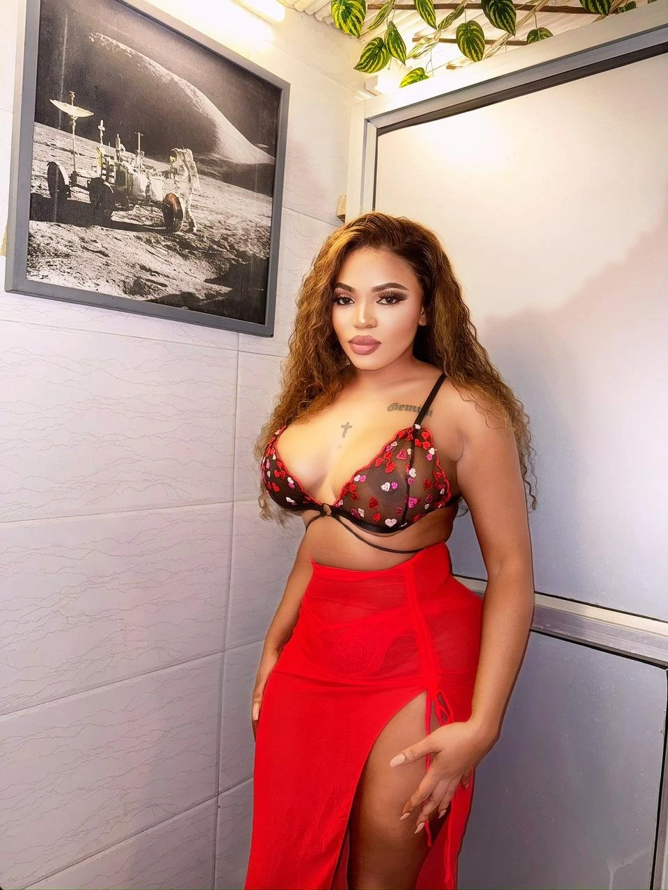 Vicky Victoria in Gurgaon sector 54 – Zambian escort in Gurgaon — 8 / 10