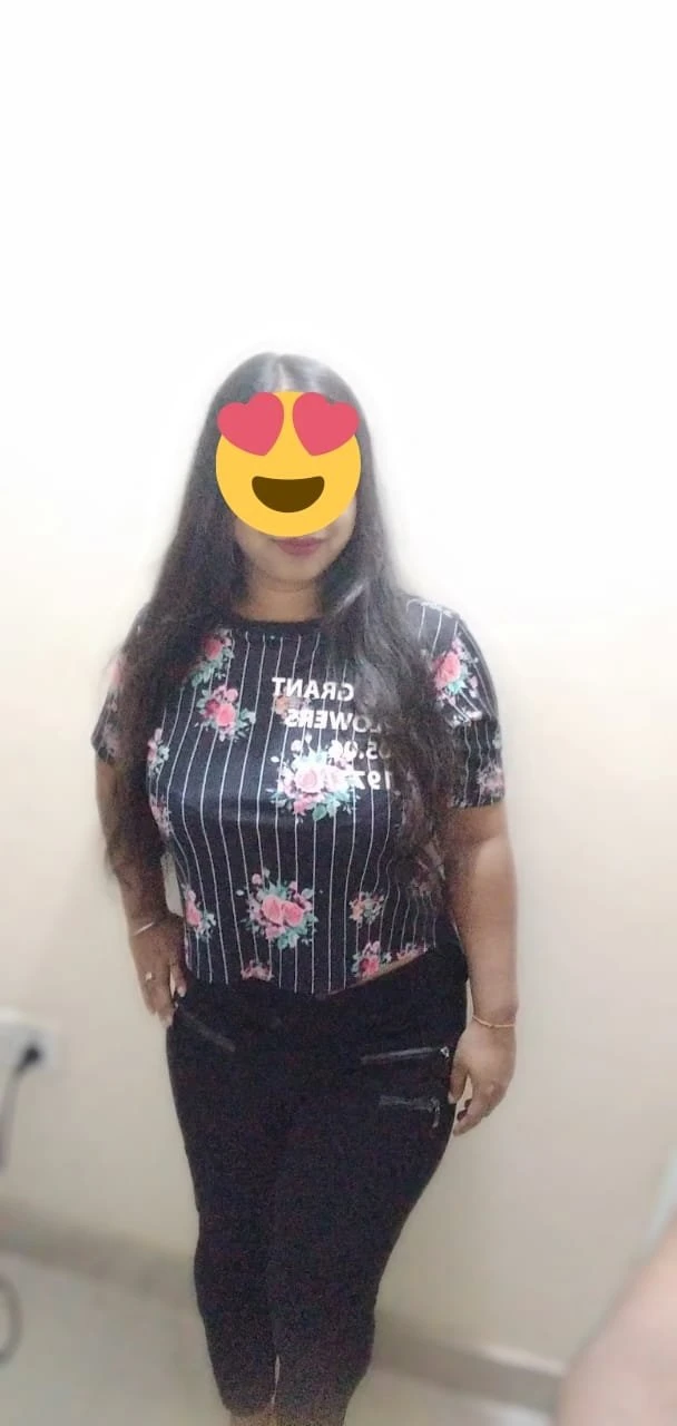 Arshitha Cam – Indian escort in Bangalore — 3 / 5