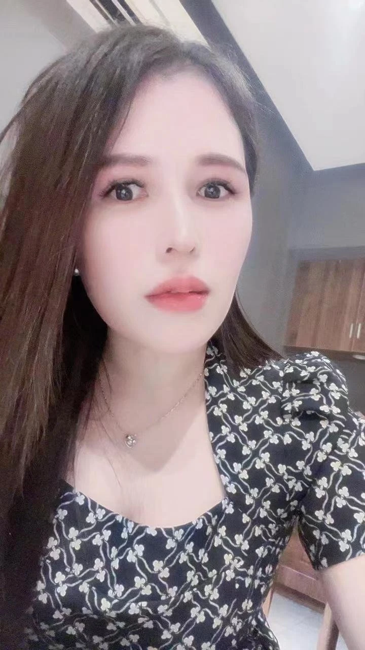 Dingzhi – Chinese escort in Tirana — 5 / 7