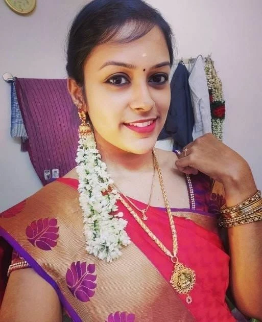 Himani Sharma – Indian escort in Bangalore — 2 / 3