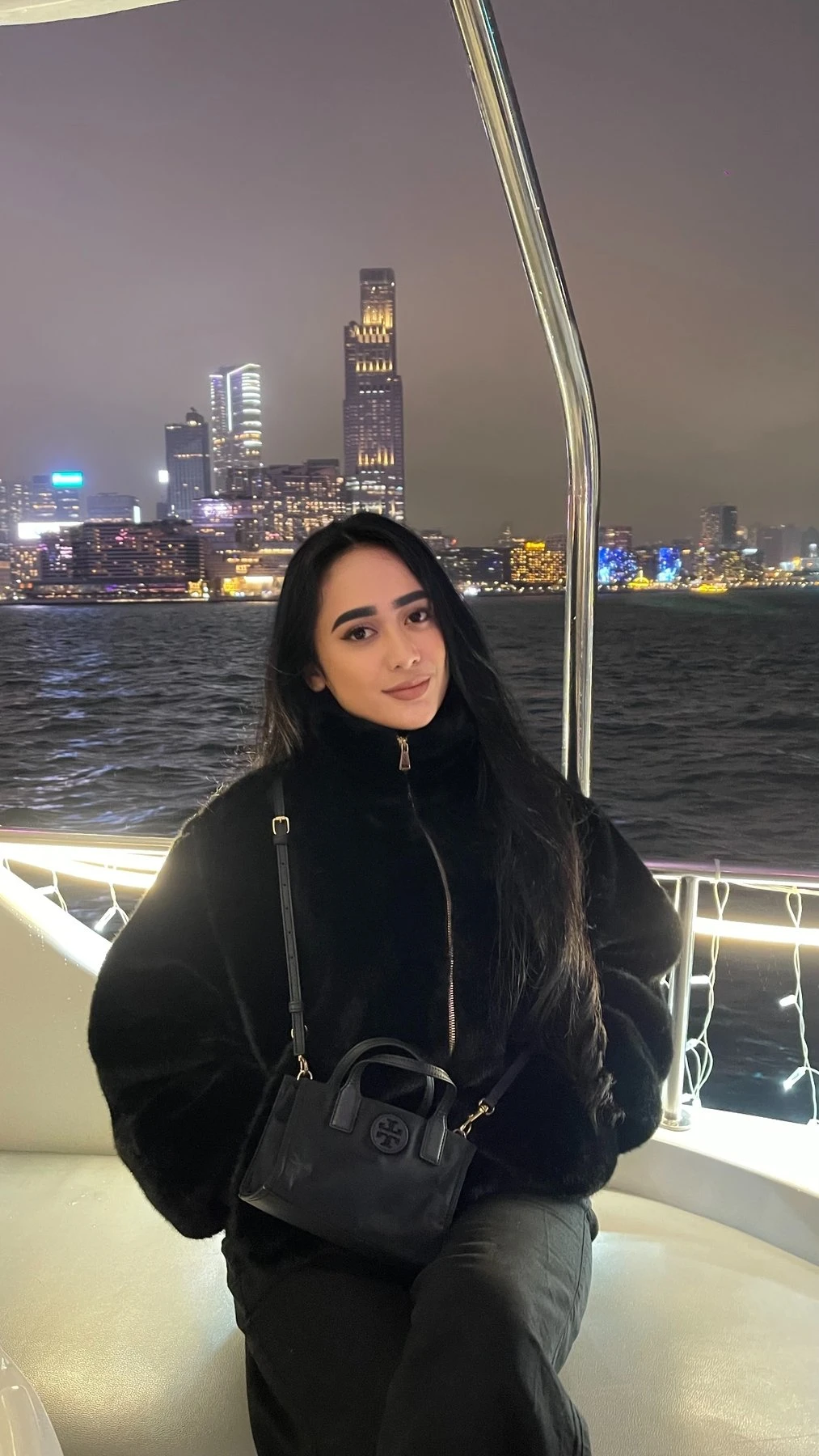 Bella Noora – Indonesian escort in Hong Kong — 5 / 8