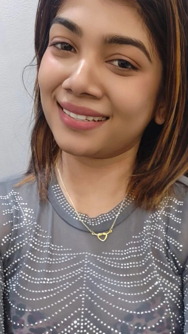 Hey Hii, I'm aniya – Indian escort in Bangalore — 2 / 5