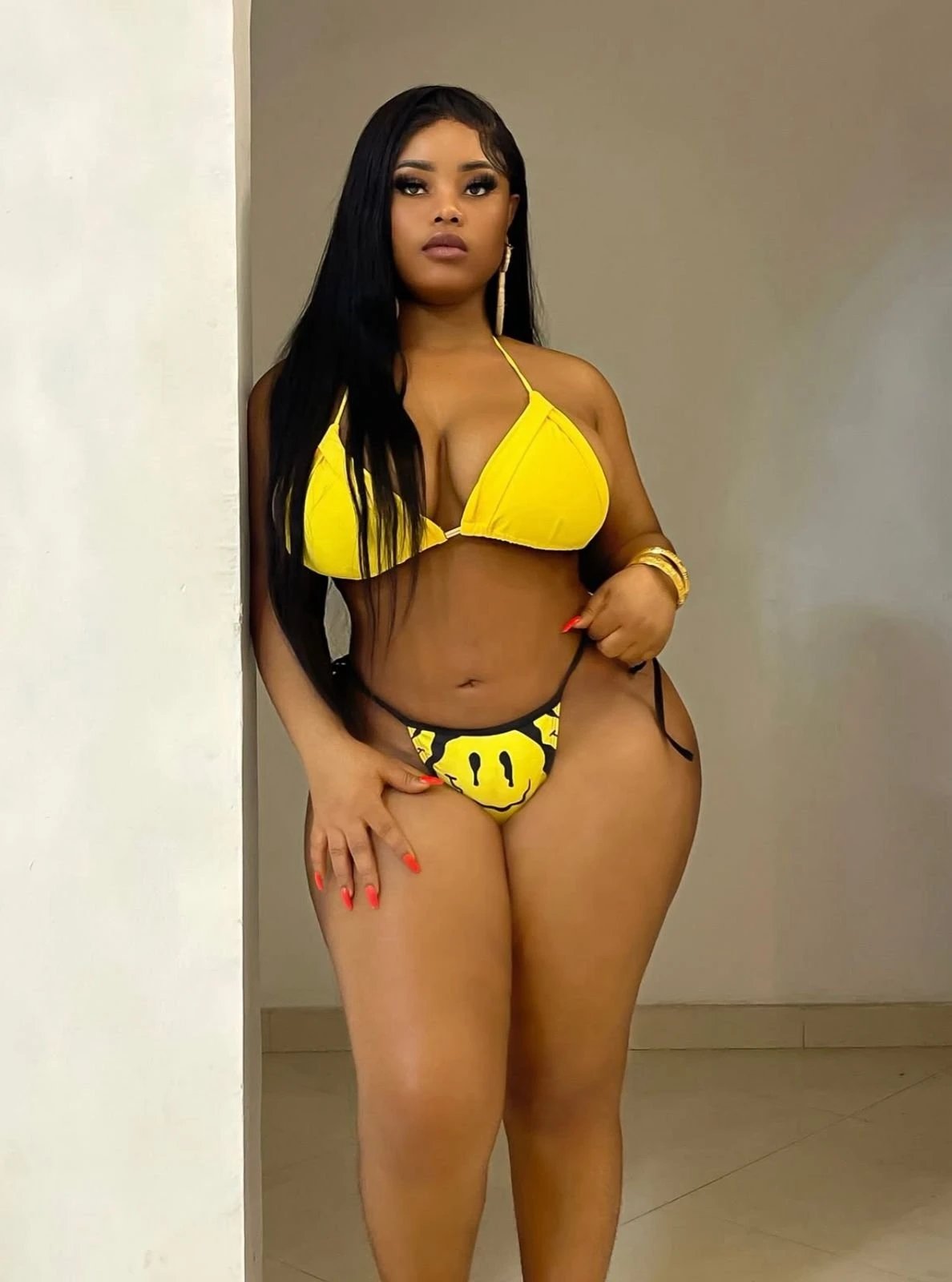 Alice& video call – Batswana escort in Chandigarh — 1 / 4