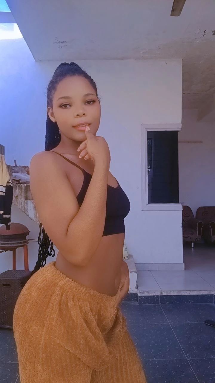 Nana – Kenyan escort in Bhopal — 2 / 11