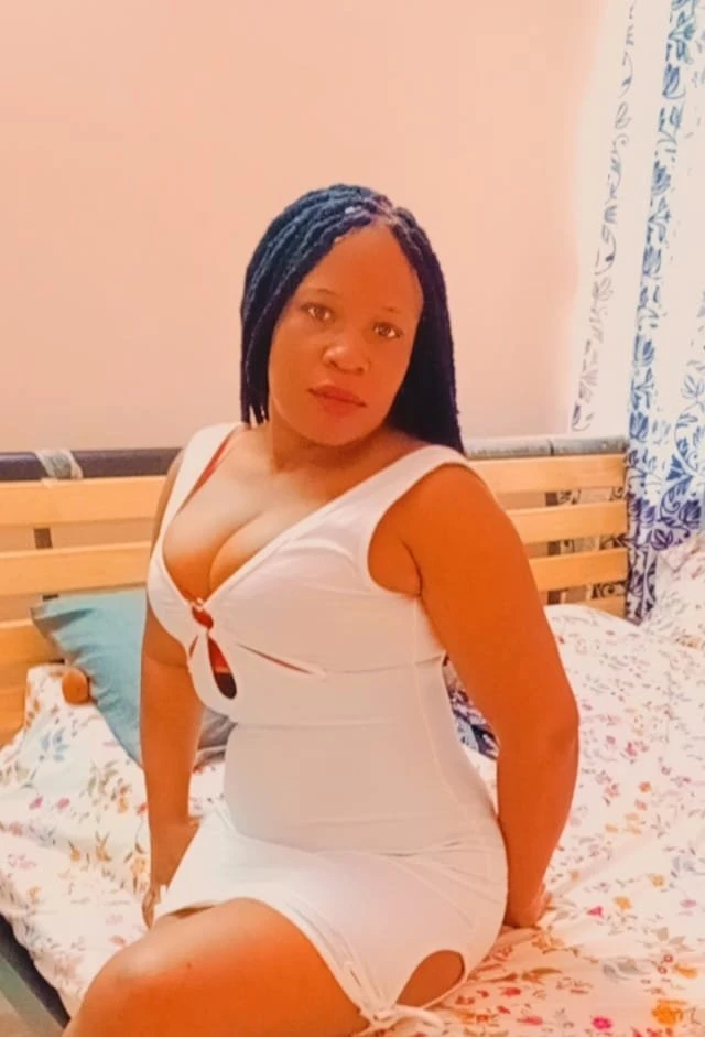 Horny sexy Hannah – Eritrean escort in Bangalore — 3 / 5