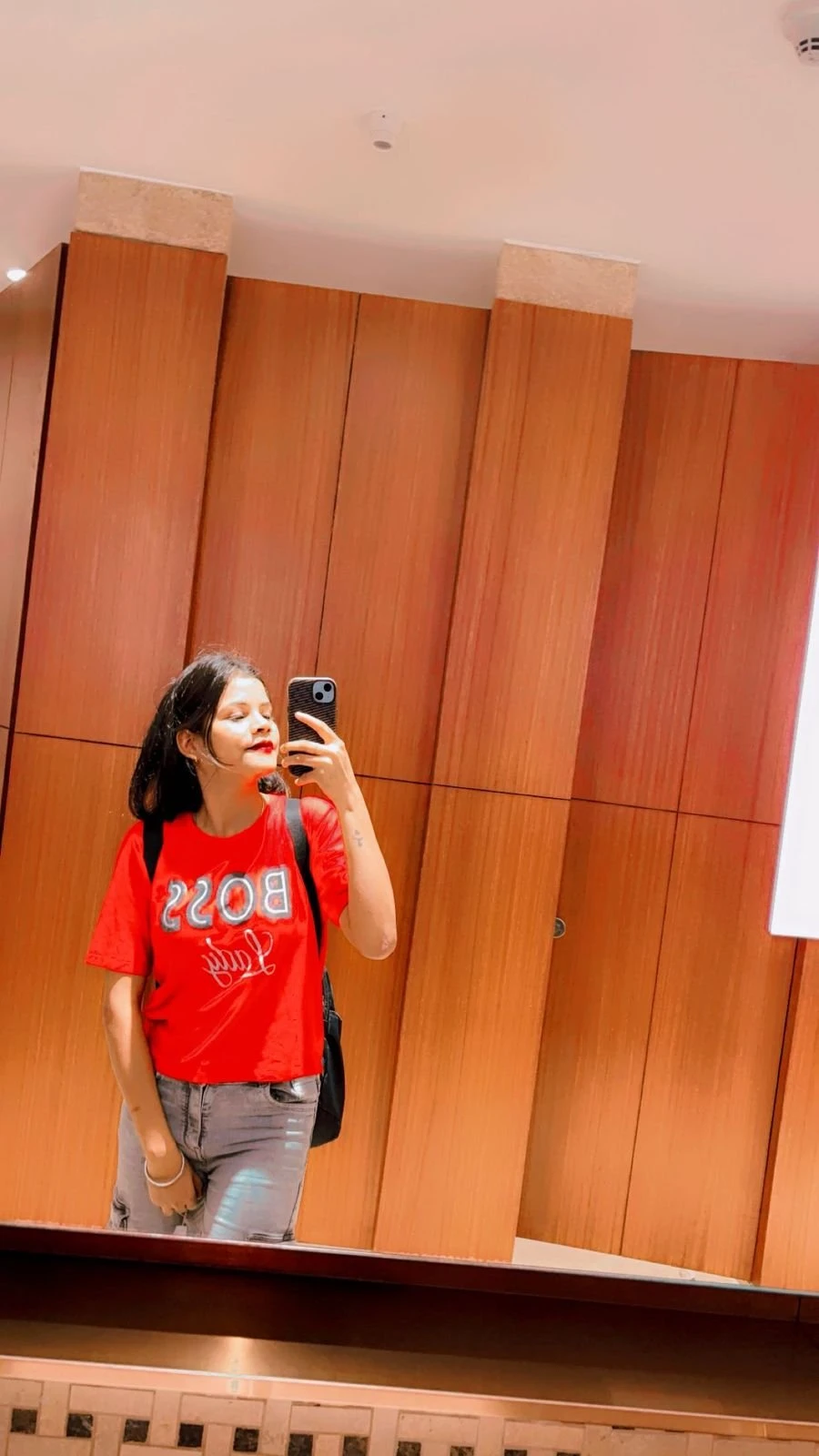 Roshani Real Meet and Cam Show – Indian escort in Chennai — 2 / 5