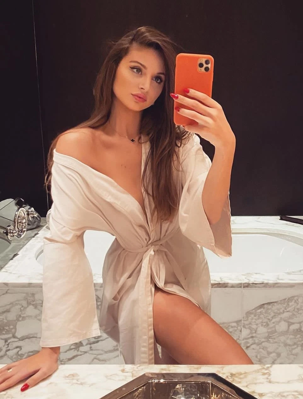 Phoebe – Brazilian escort in Hong Kong — 5 / 7
