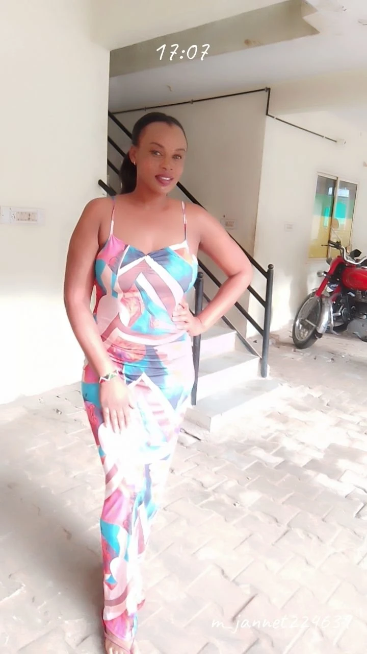 Yummy sexy Brenda Btm Layout – Kenyan escort in Bangalore — 2 / 10