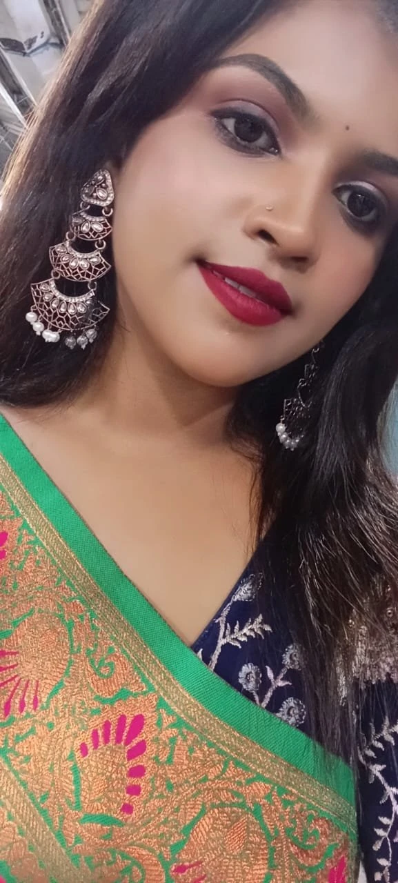 Diya dutta hand payment – Indian escort in Bangalore — 2 / 5