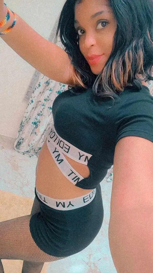 Ruby – South African escort in Bangalore — 2 / 4