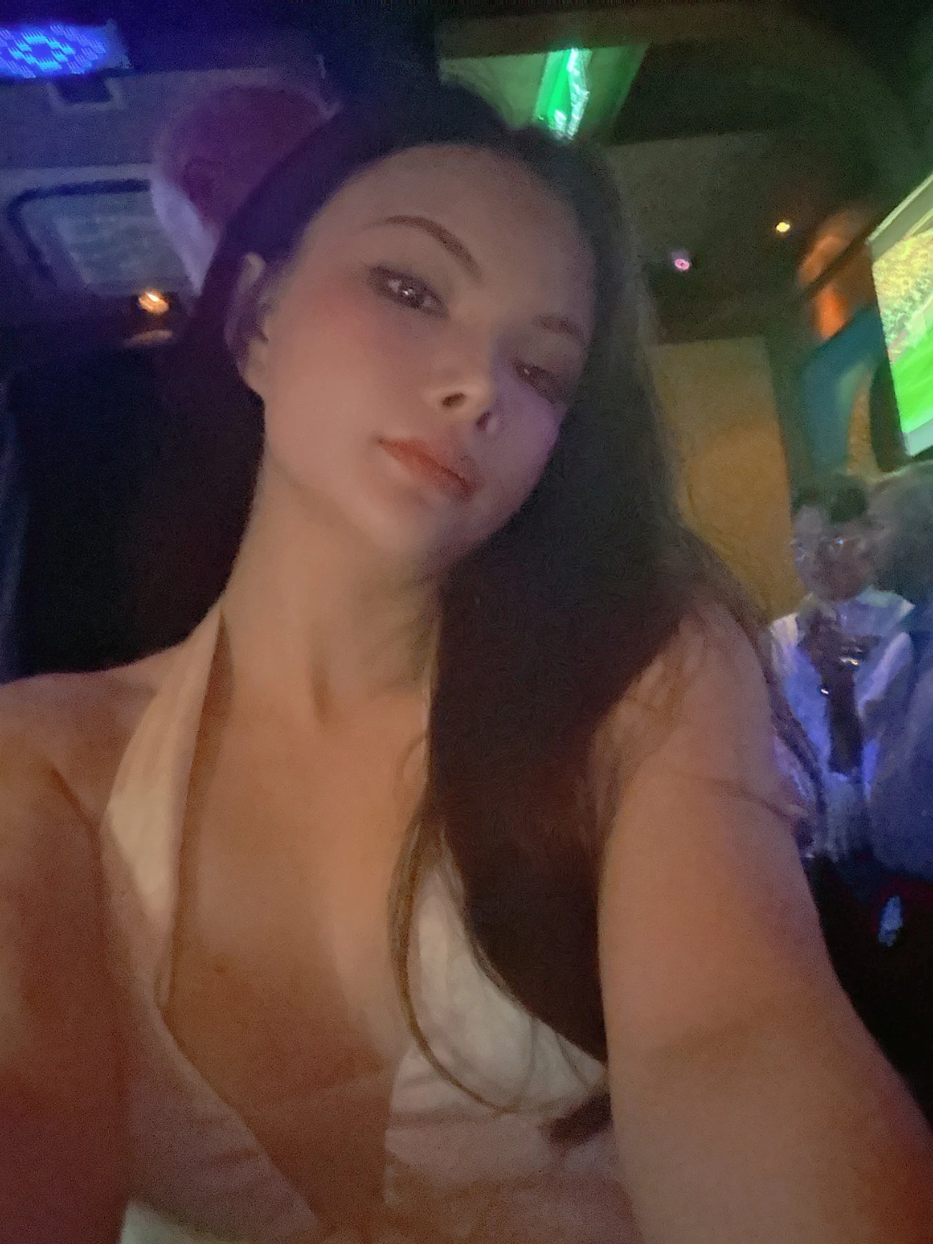 Layla – Vietnamese escort in Hong Kong — 2 / 6
