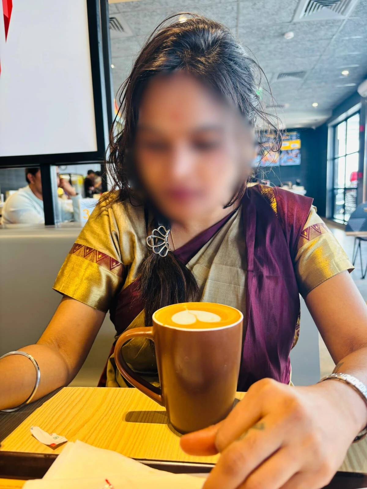 Mahalakshmi – Indian escort in Chennai — 4 / 5