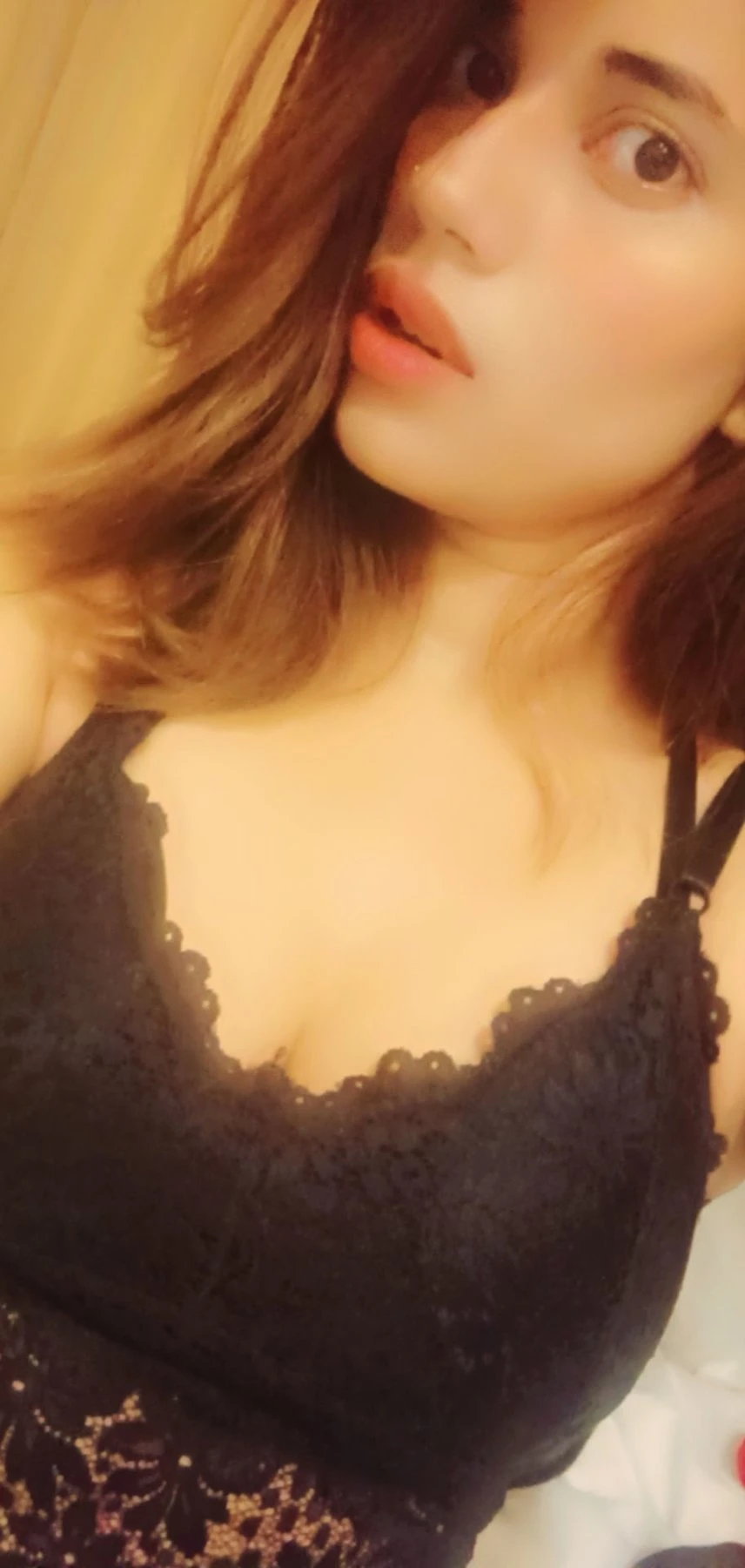 Riya Independent Model – Indian escort in Bangalore — 2 / 5