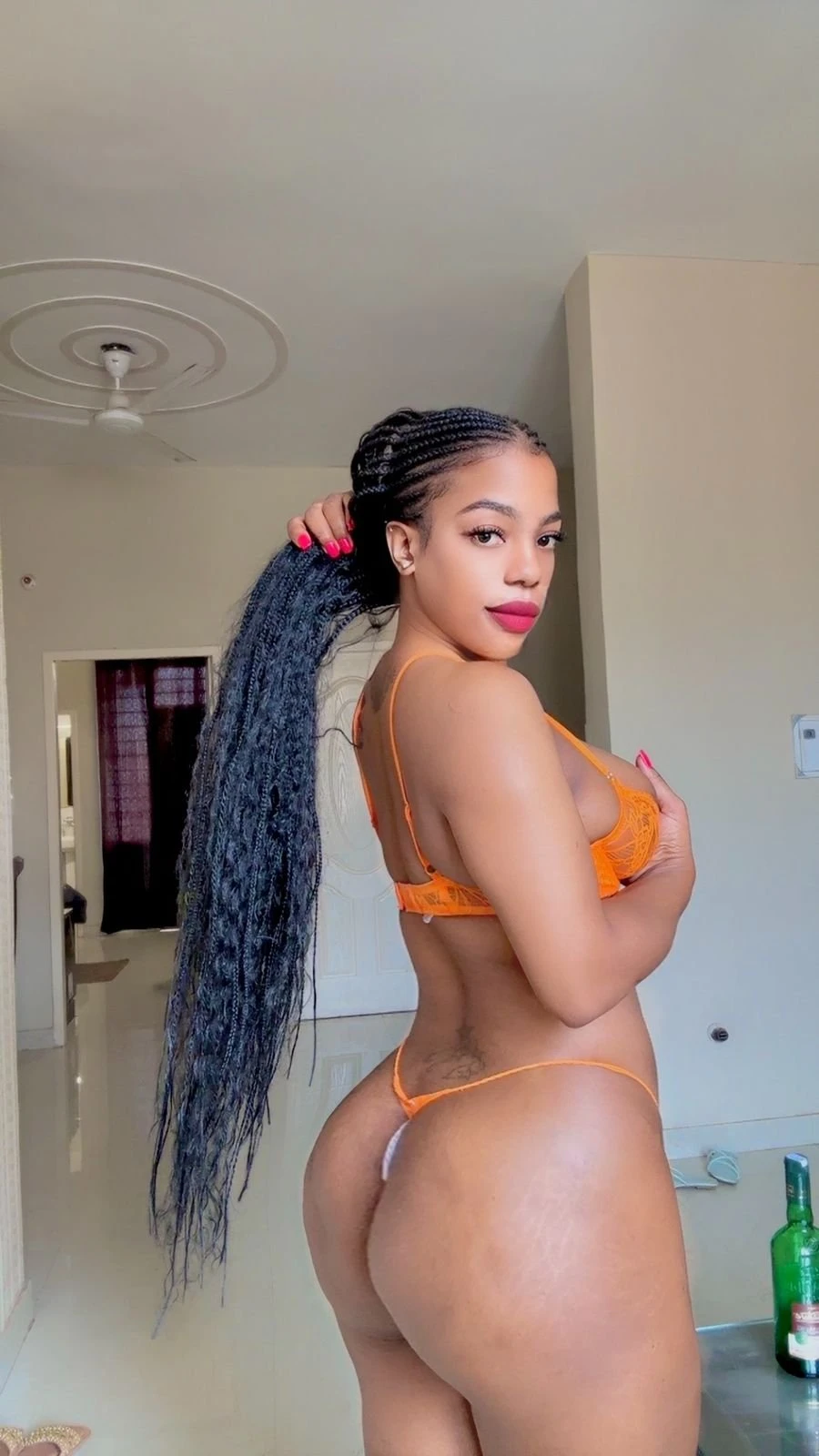 Immy – Tunisian escort in Chandigarh — 4 / 5